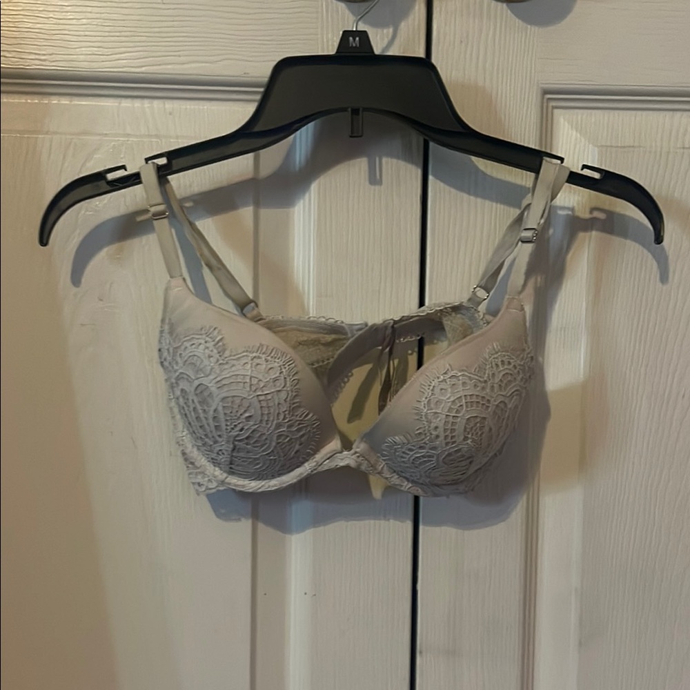 Victoria's Secret Cream Lace Bra Full Coverage